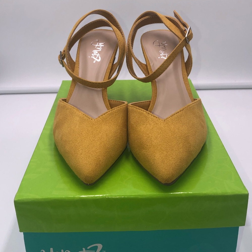 Y•NOT? MARY JANE NEW MUSTARD HEELS